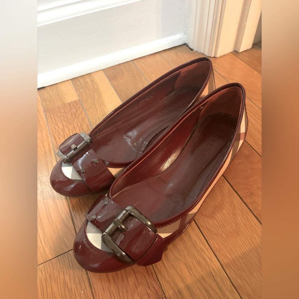 Burberry patent leather flats